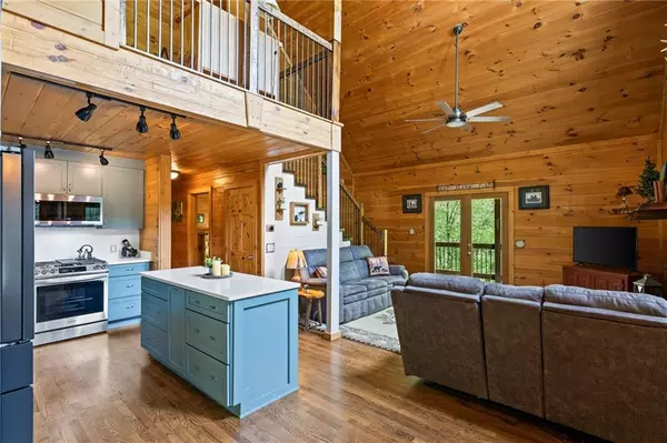 Morganton, GA 30560,744 Old Loving RD