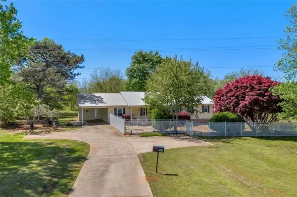 185 Skelton RD, Hoschton, GA 30548