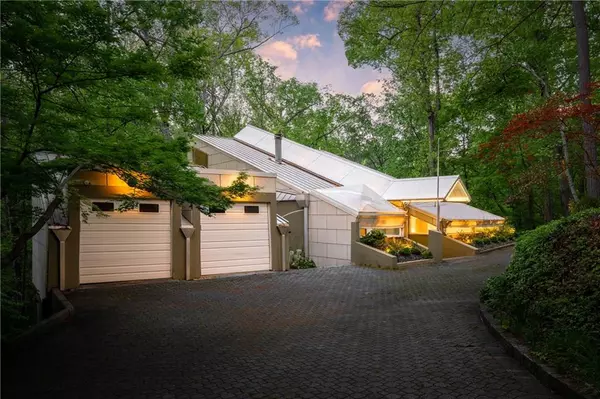 1121 Dawn View LN NW, Atlanta, GA 30327