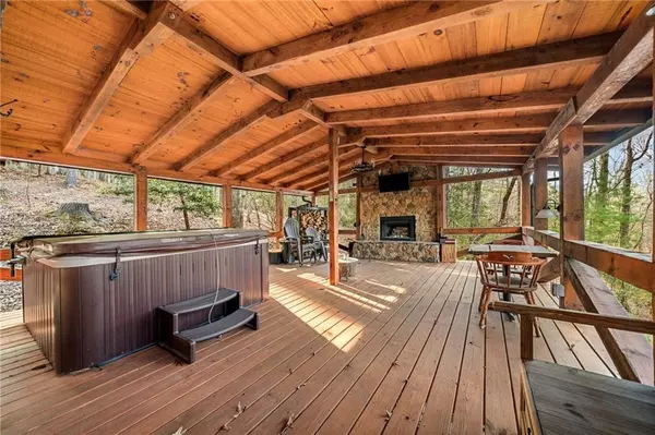 Blue Ridge, GA 30513,494 Weeks Creek RD