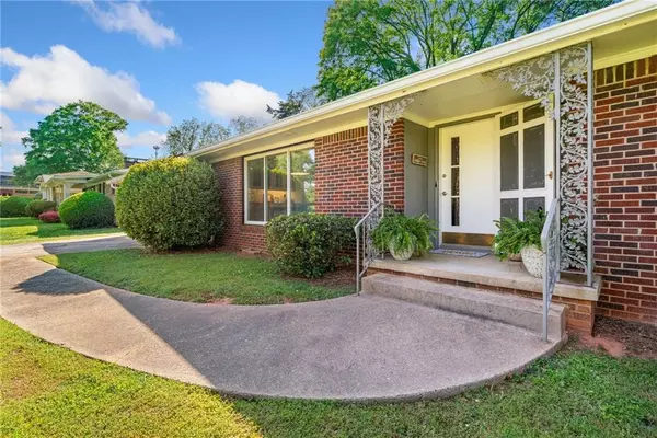 Avondale Estates, GA 30002,1153 Chatsworth DR