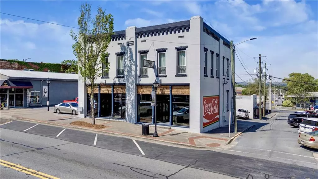 201 N Wall ST, Calhoun, GA 30701