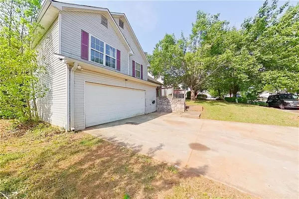 Decatur, GA 30034,3311 Basking Shade LN
