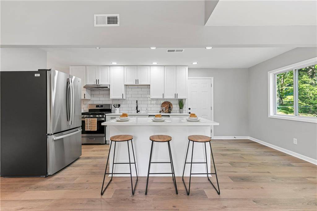 Lawrenceville, GA 30044,527 Brookview TRL