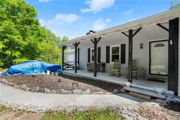 135 Longview RD, Fayetteville, GA 30214