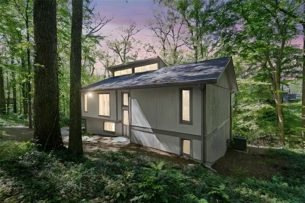 Tucker, GA 30084,352 Theresa CT