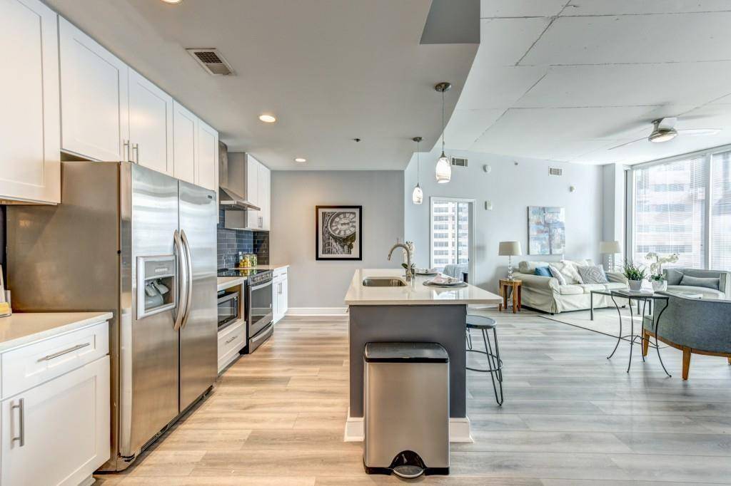 Atlanta, GA 30309,950 W Peachtree ST NW #1504