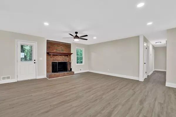 Marietta, GA 30066,486 Edward CT