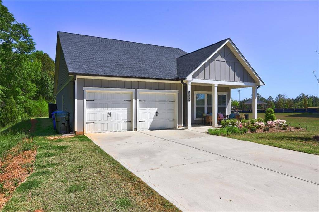 1014 Starmoss LN, Conyers, GA 30094