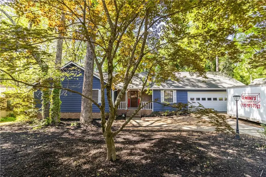 5272 Cumberland WAY, Stone Mountain, GA 30087