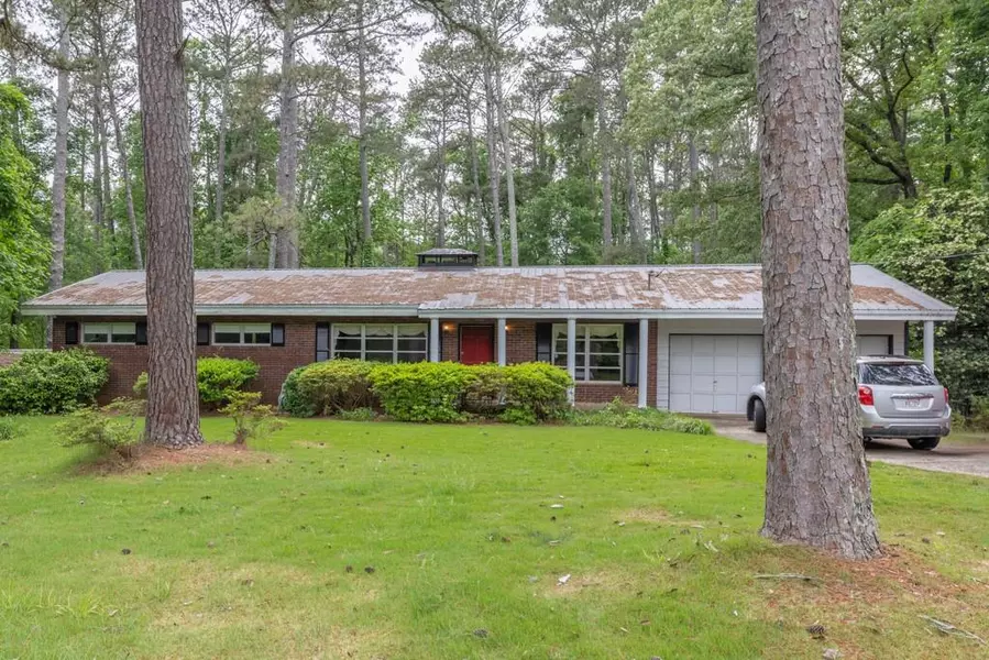 881 Rockbridge RD SW, Lilburn, GA 30047