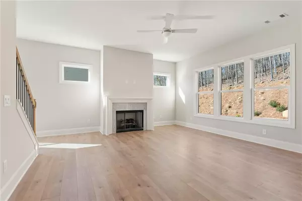 Dallas, GA 30157,80 White Spruce TRL