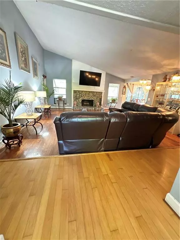 Norcross, GA 30093,1462 Country Downs DR