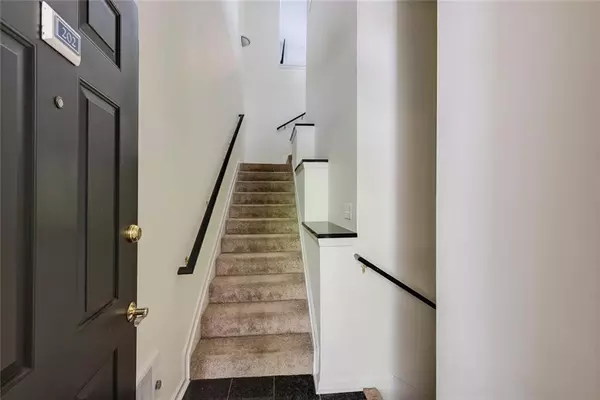 Atlanta, GA 30327,4246 River Green DR NW #202
