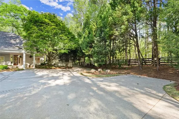 Alpharetta, GA 30004,13510 Willowbank LN