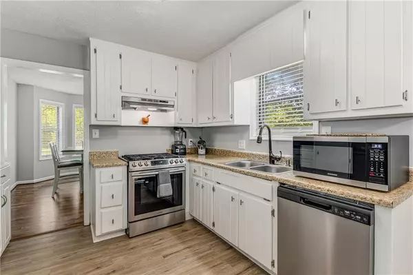 Woodstock, GA 30188,204 Holly Creek WAY