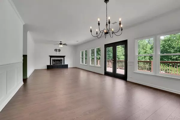 Hoschton, GA 30548,216 Scenic DR