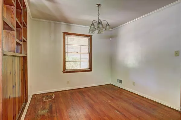 Atlanta, GA 30311,1815 Windsor DR SW