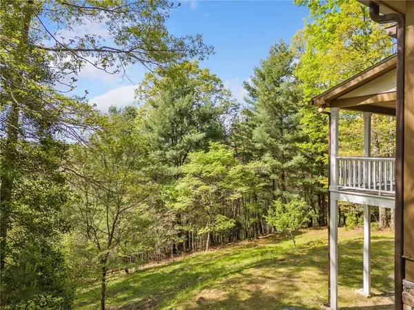 Ellijay, GA 30536,420 Martin RD