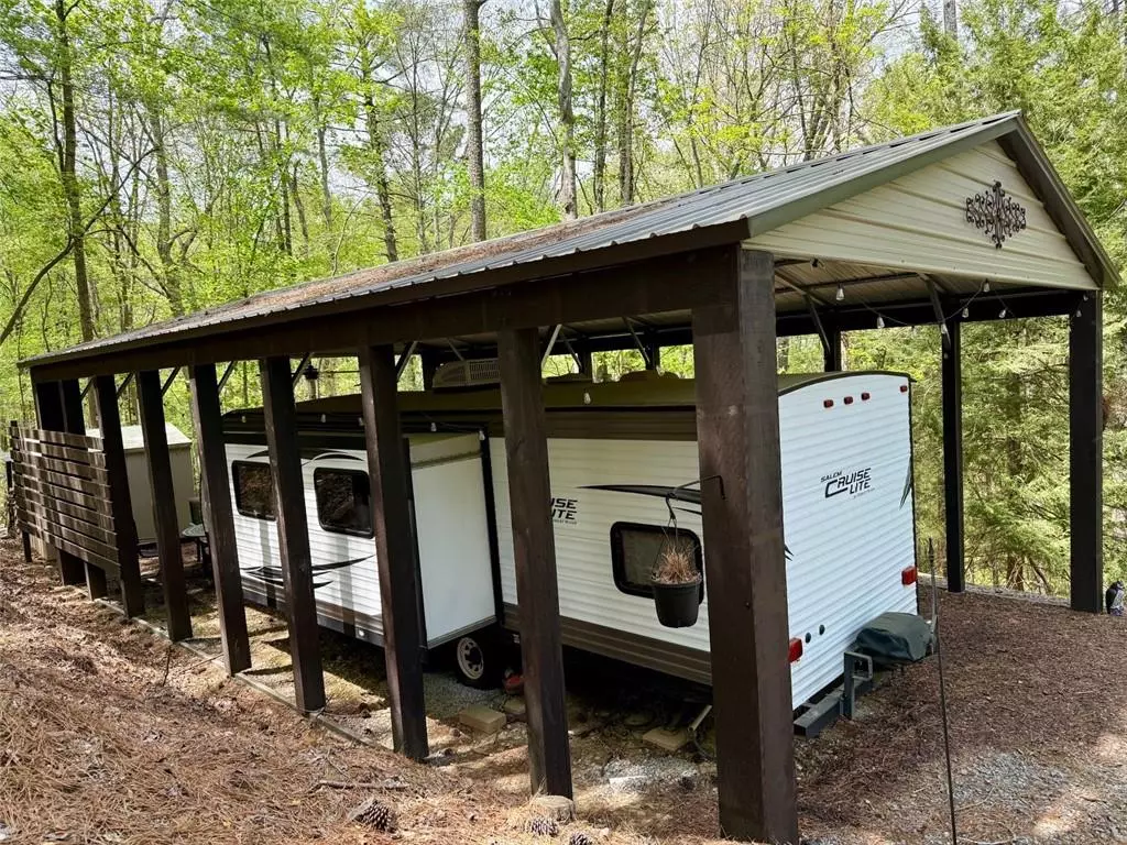 Ellijay, GA 30540,142 33rd ST