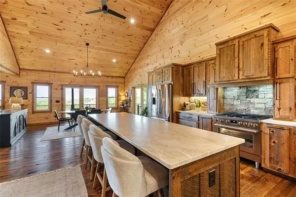 Morganton, GA 30560,95 Upper Ridge TRL