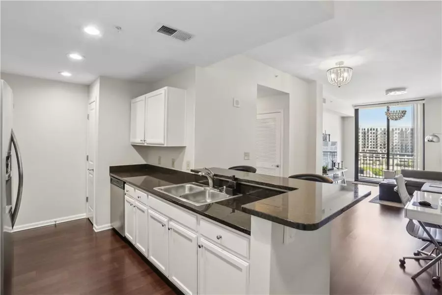 3040 Peachtree RD NW #713, Atlanta, GA 30305