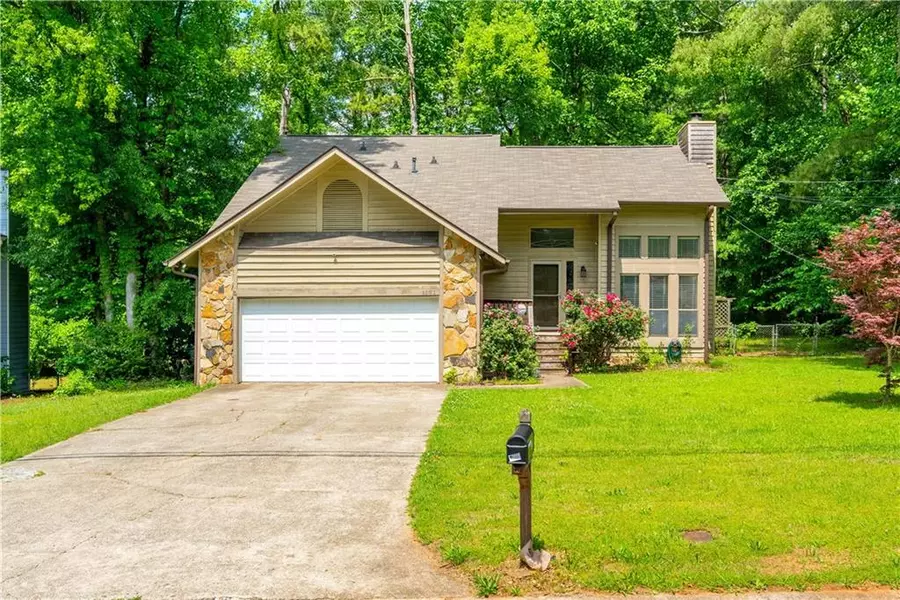 1131 Bailing DR, Lawrenceville, GA 30043