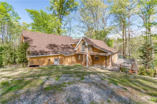 9240 Lisa CIR, Gainesville, GA 30506