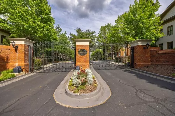 Atlanta, GA 30324,3127 Lenox RD NE #1