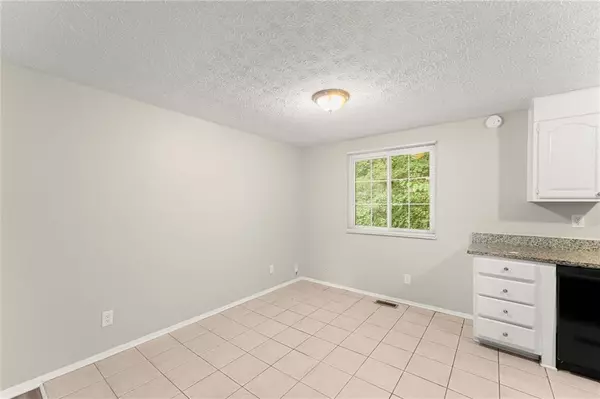 Stone Mountain, GA 30088,2036 Countydown LN