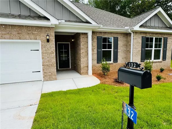 Hartwell, GA 30643,132 Golden Oaks DR