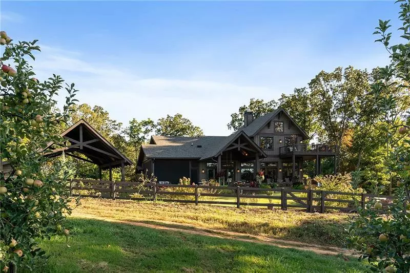 Blue Ridge, GA 30513,1241 Scenic DR