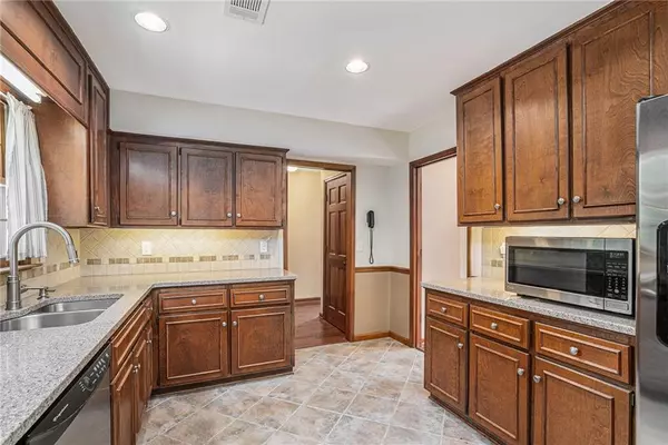 Roswell, GA 30076,130 FLOSS FLOWER CT