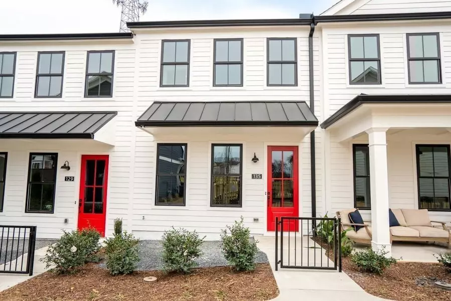135 Arnold Poplar LN, Auburn, GA 30011