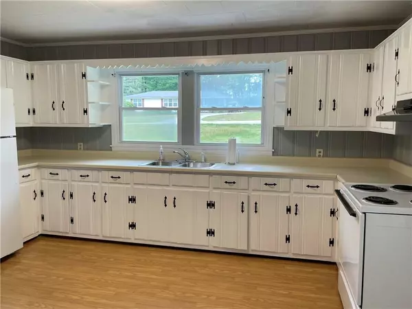Bowdon, GA 30108,66 Lakeshore DR
