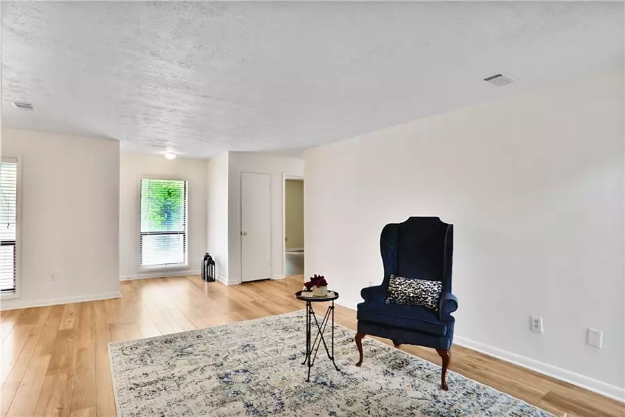 8740 Roswell RD #9C, Atlanta, GA 30350