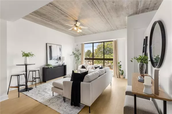 Atlanta, GA 30312,563 Memorial DR #211