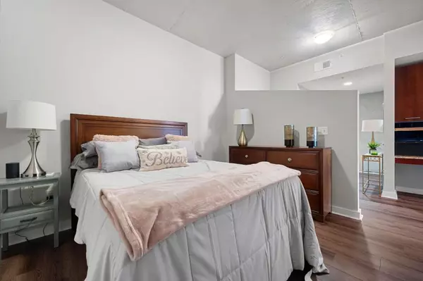 Atlanta, GA 30339,3300 Windy Ridge Pkwy SE #1212
