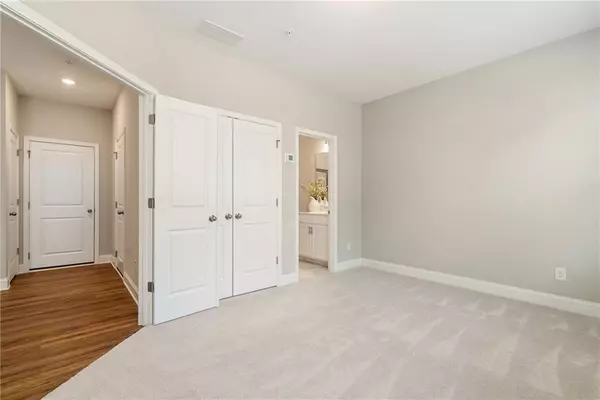 Alpharetta, GA 30005,933 Catamaran CT