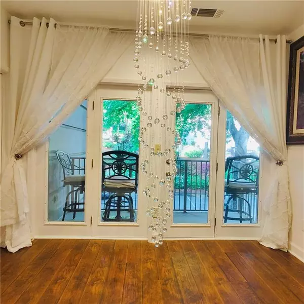 Atlanta, GA 30324,2865 Lenox RD NE #211