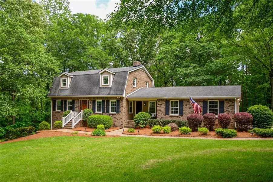 110 Sandy Ridge TRL, Fayetteville, GA 30214