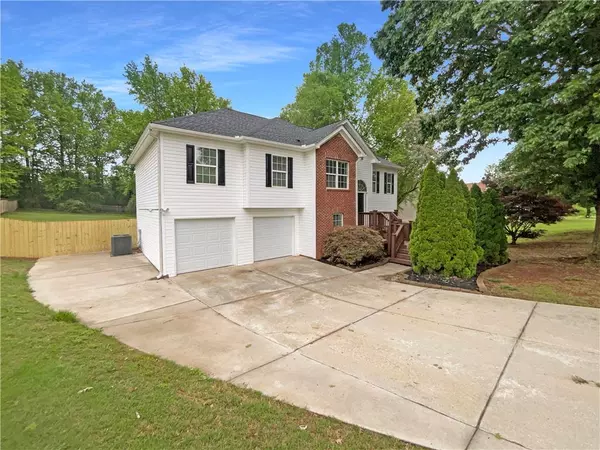 585 Bailey DR, Jefferson, GA 30549