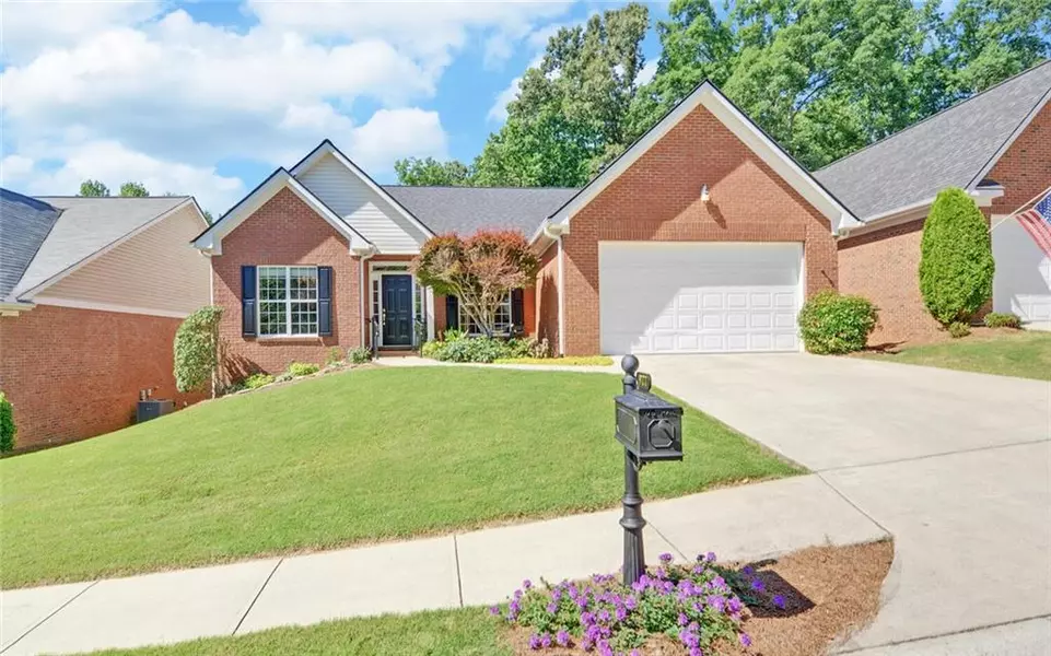 922 Brenau Point DR, Gainesville, GA 30501