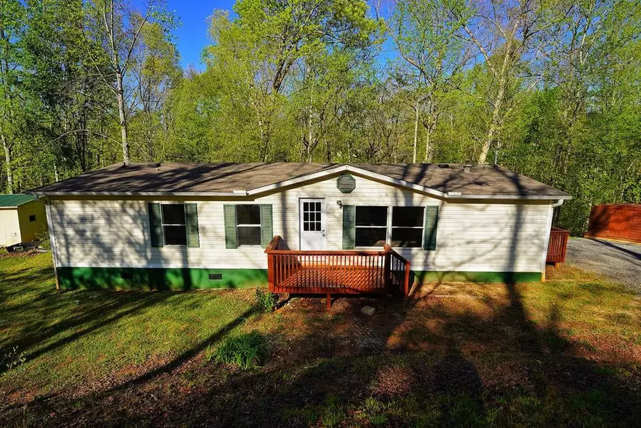 116 Chivalry LN, Ball Ground, GA 30107