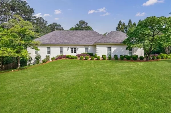 1550 Masters Club DR, Sandy Springs, GA 30350