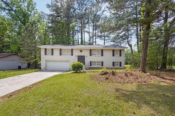 6307 Thornhedge DR, Riverdale, GA 30296