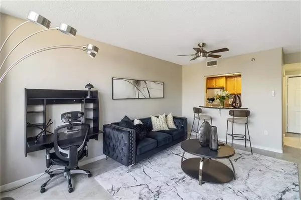 Atlanta, GA 30309,1280 W Peachtree ST NW #810