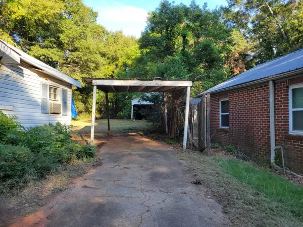 Commerce, GA 30529,84 N Bowden ST