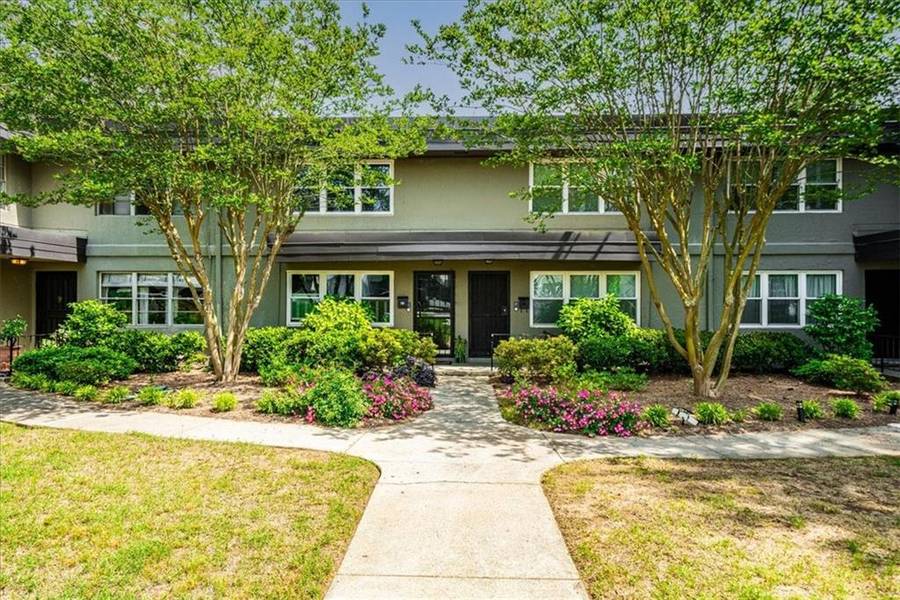 331 Lakemoore DR NE #C, Atlanta, GA 30342