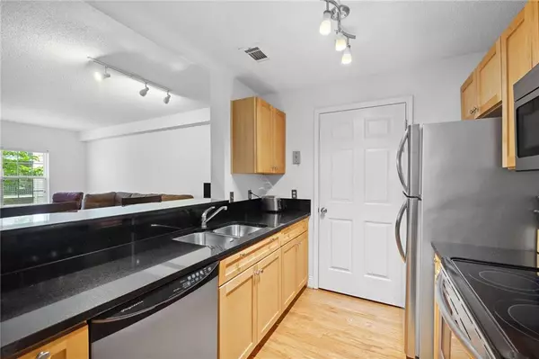 Atlanta, GA 30309,1075 Peachtree WALK NE #A204